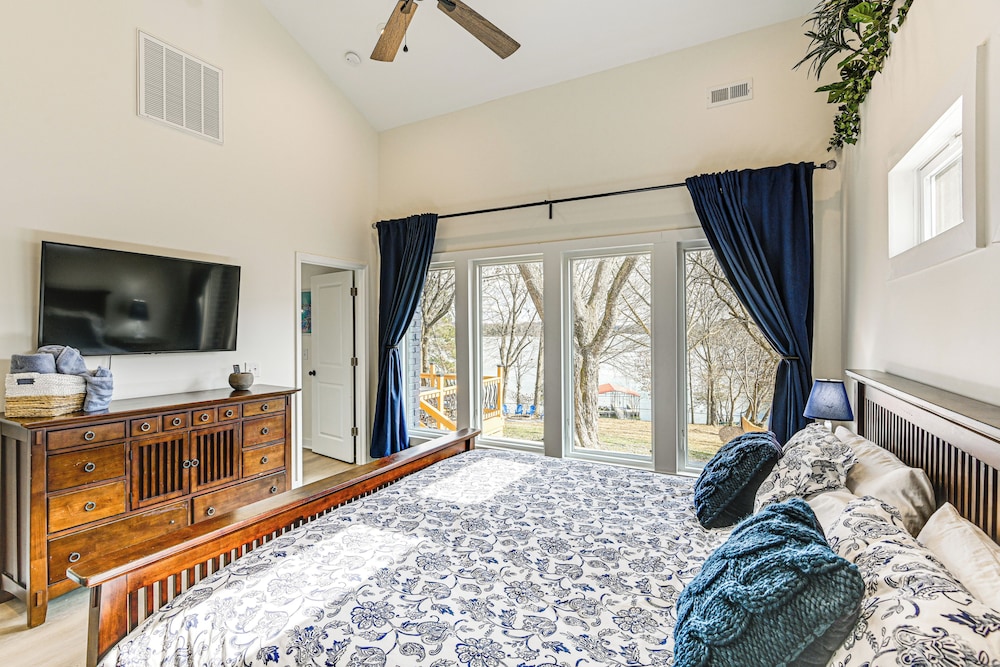 Fish, Boat & Unwind: Old Hickory Lake Retreat