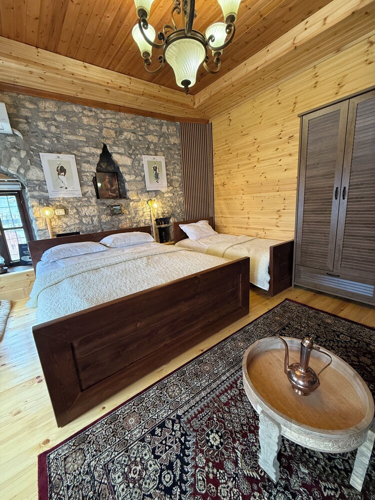Old Town Guesthouse Guri