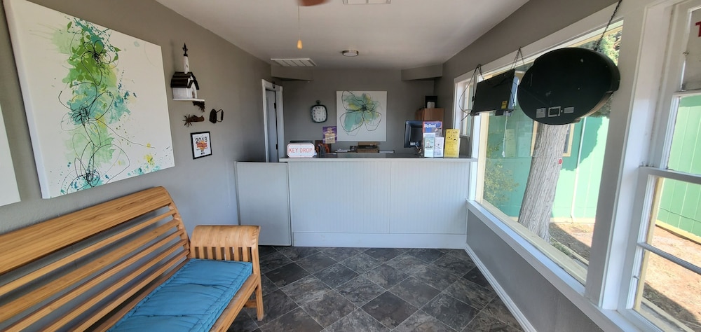 Town & Country Motel view 3