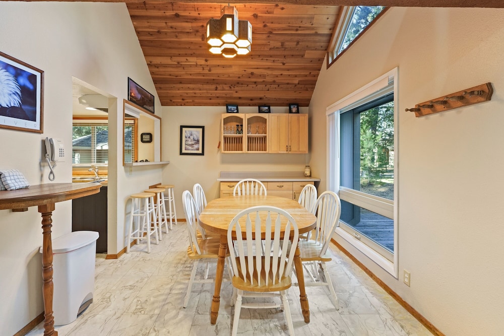 Sequoia 14 2 Bedroom Home