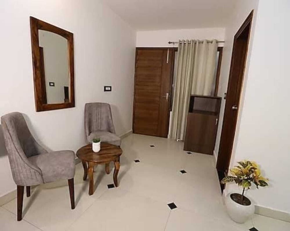 LAVIT HOTEL