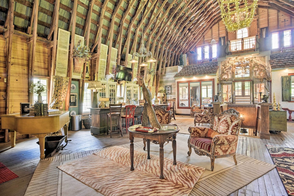 Historic Winston-salem Guest Barn on Farm! view 4