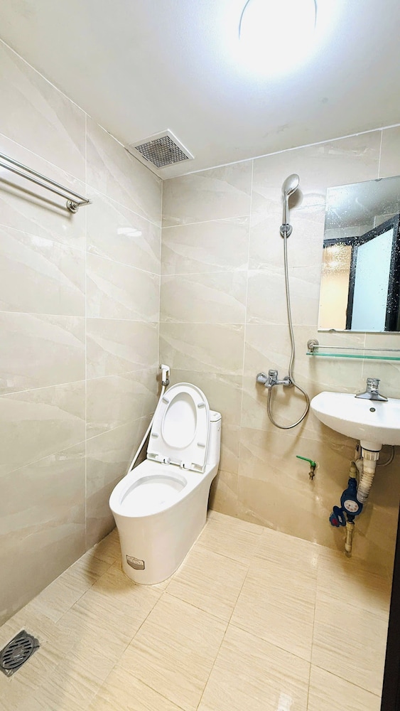 Era Apartment Thinh Hao