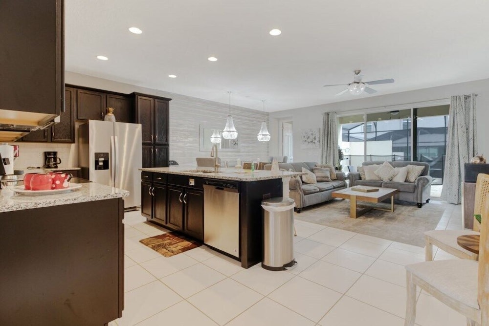 Disney NEW Solara 5 bed Private Pool IHR 1027 - Image 2