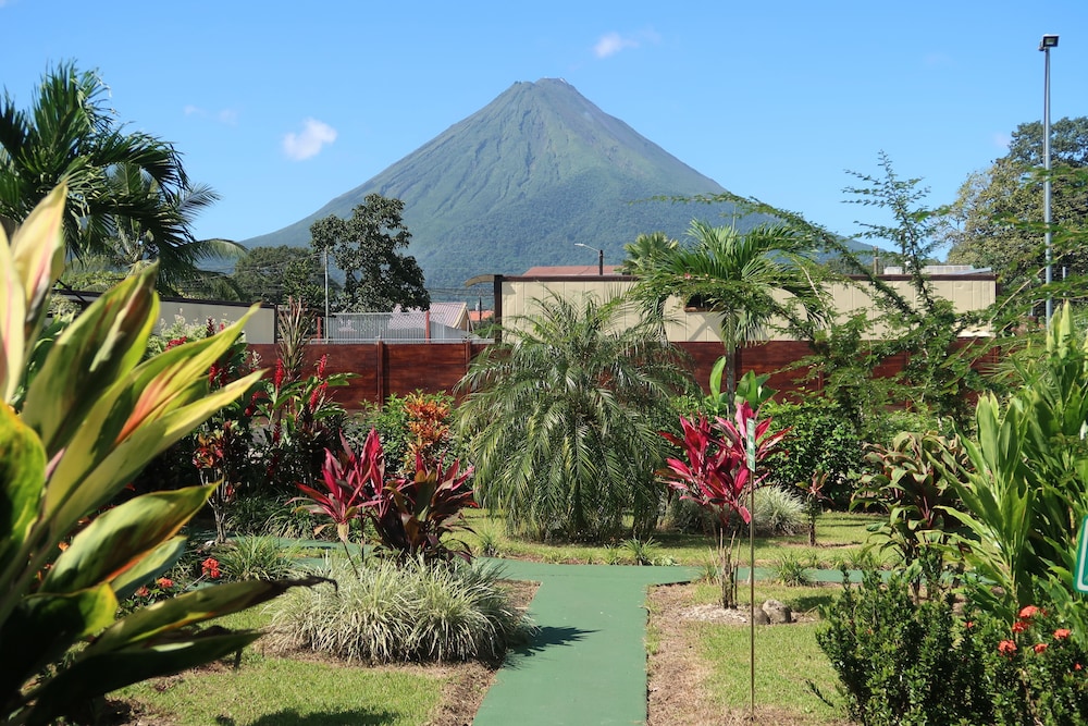 Hotel Secreto La Fortuna - Image 1