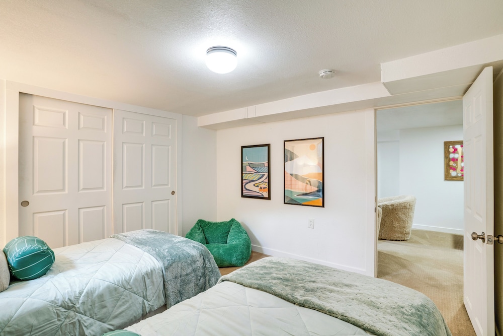 Game Room & Fire Pit: Family-friendly Loveland Gem
