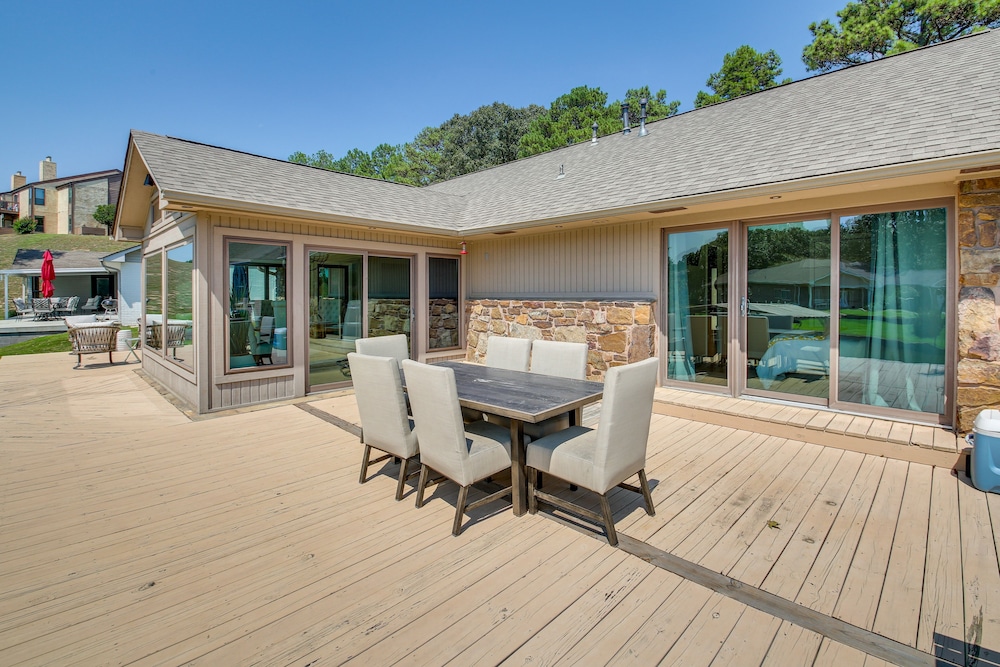 Peaceful Hot Springs Home: Deck w/ Water Views! view 4
