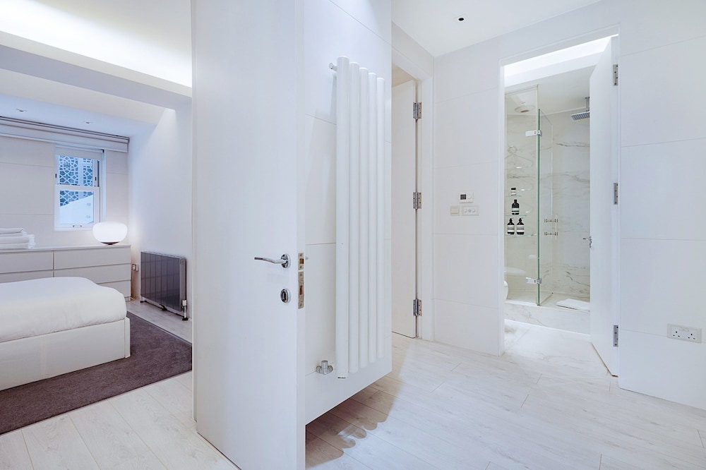 The White Peace Garden 3 bed Hampstead - by Out of Office Lifestyle