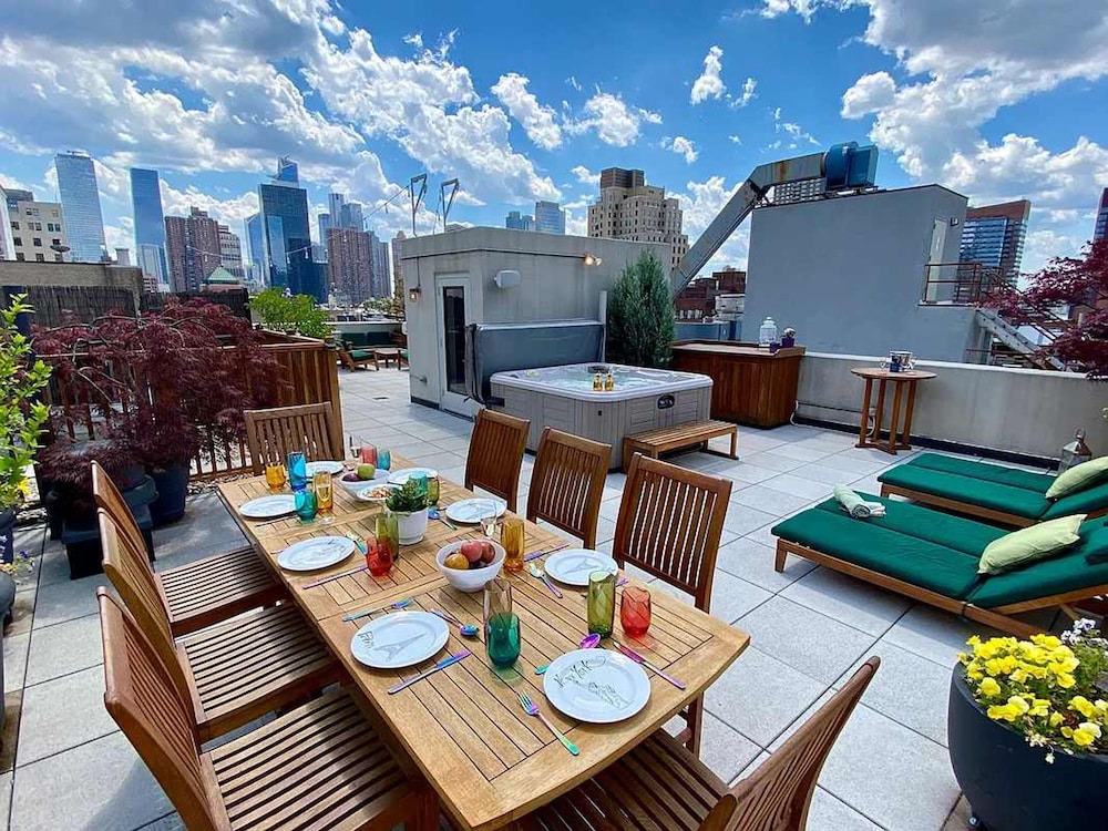 Vesper Court by Rove Duplex PH w Hot Tub Roof