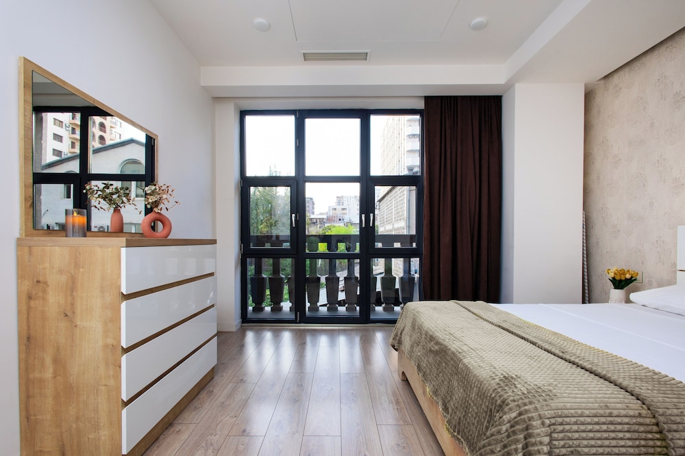 Aparthotel by Luxe Group KO16