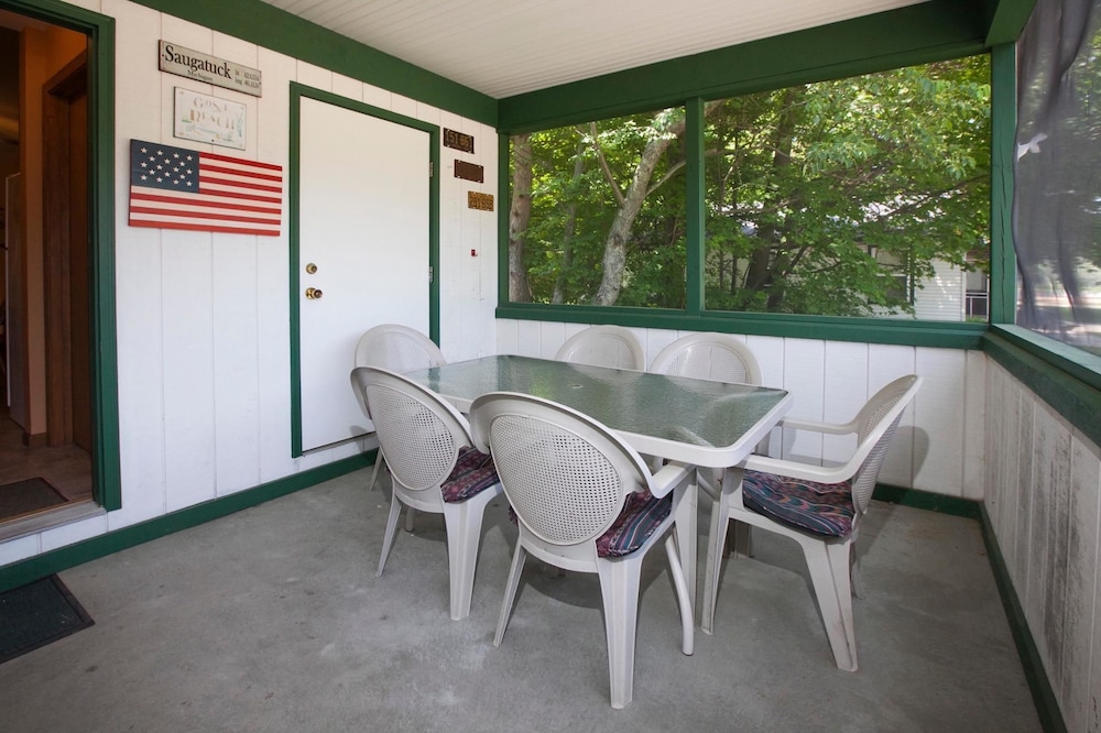 Goshorn Lake Cottages