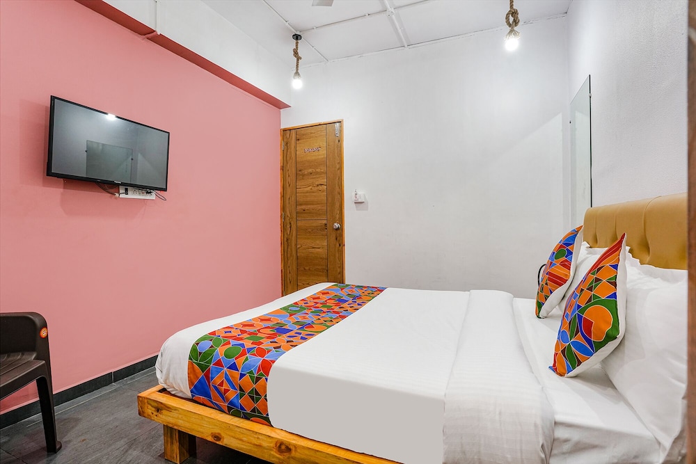 Hotel Skycity Premium AC Room in Surat