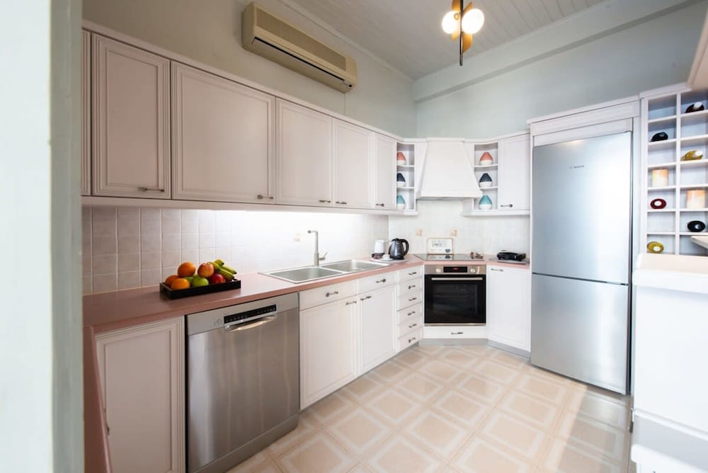 Dolce Favola Nomad Casa - Kalamata s City Getaway