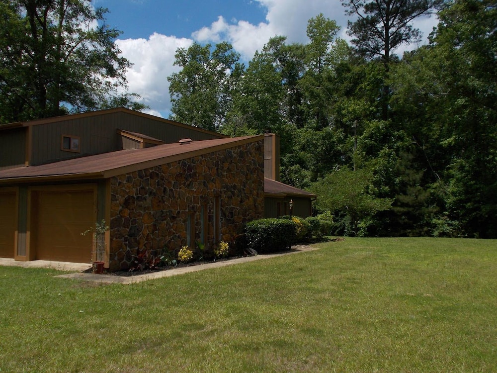 Trojan Lodge