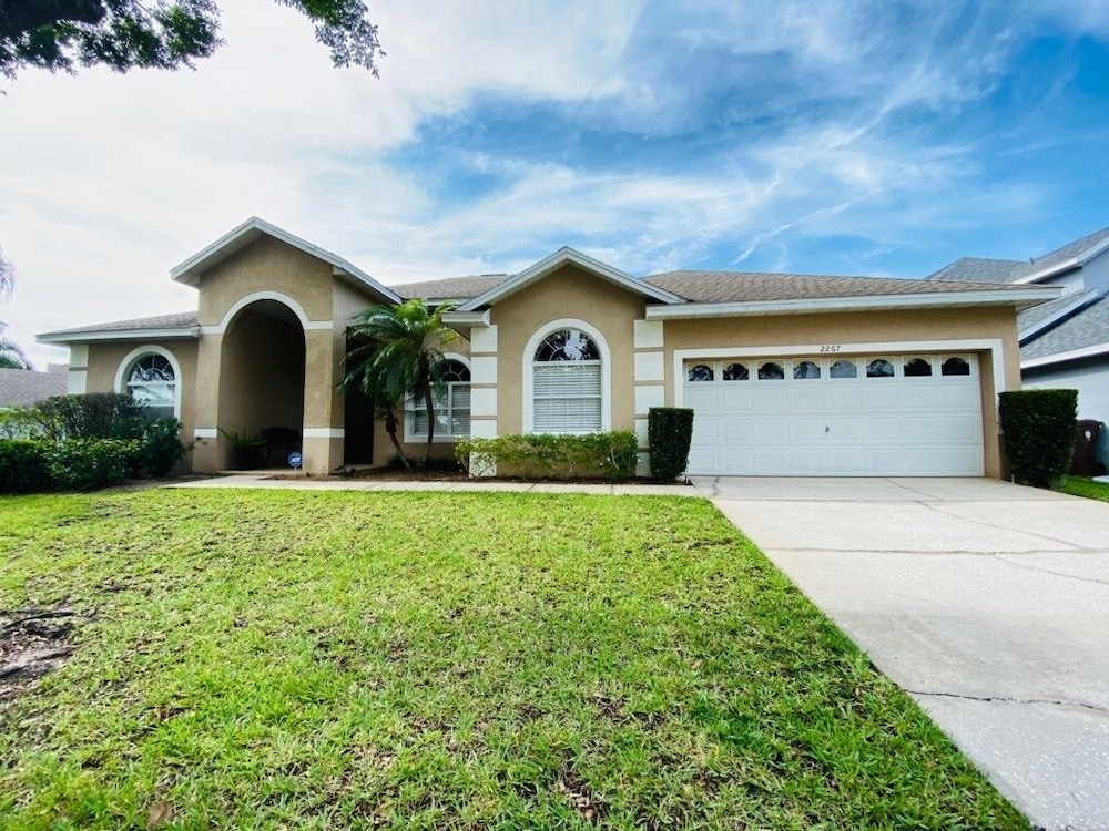 Southern Dunes Golf Views! 5 Bedroom Home by RedAwning