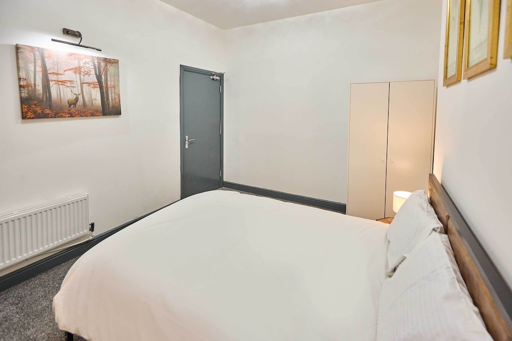 Host Stay Emporium Ground Floor Apartment