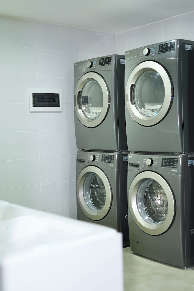 ADN Apartments and Studios