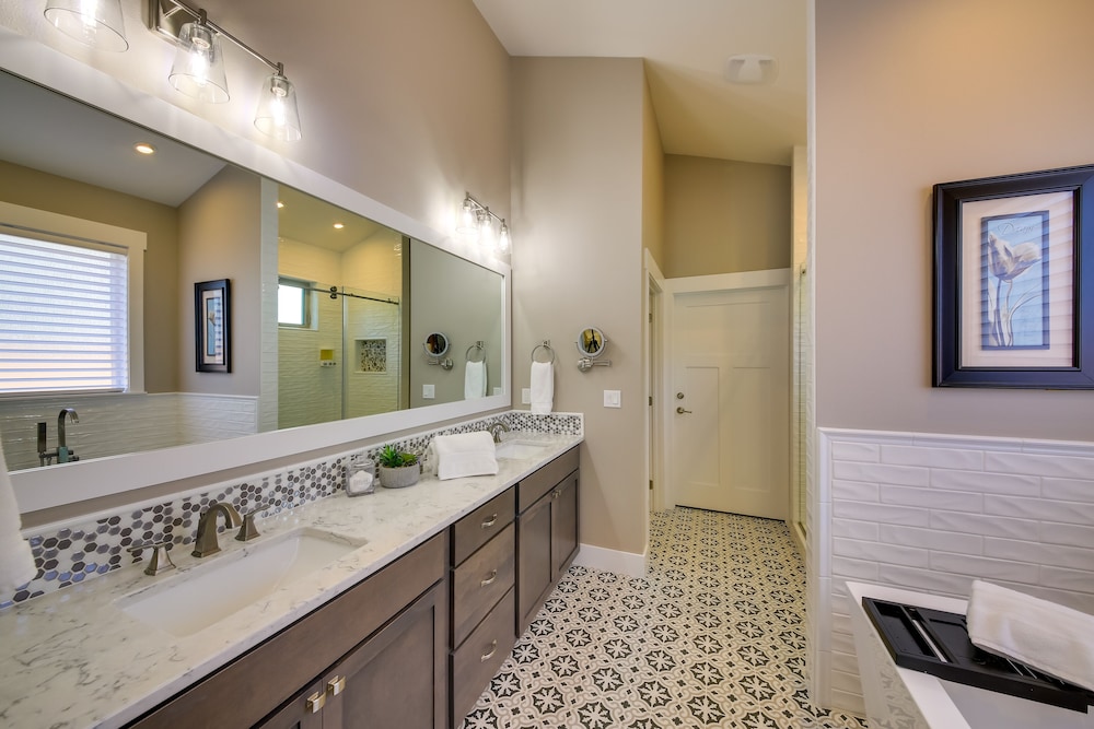 Sandpoint Vacations - Modern Sandpoint Home w/ Lake Pend Oreille View! - Property Image 19