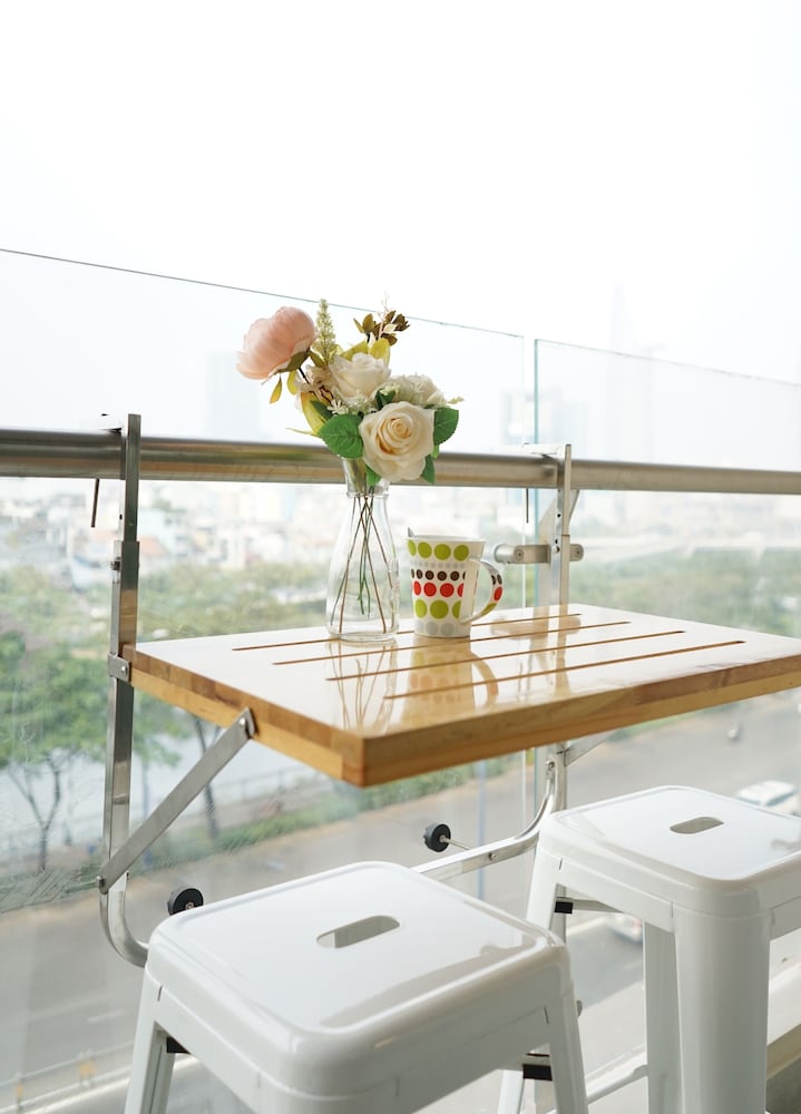 Jennifer House - Millenium Apartment