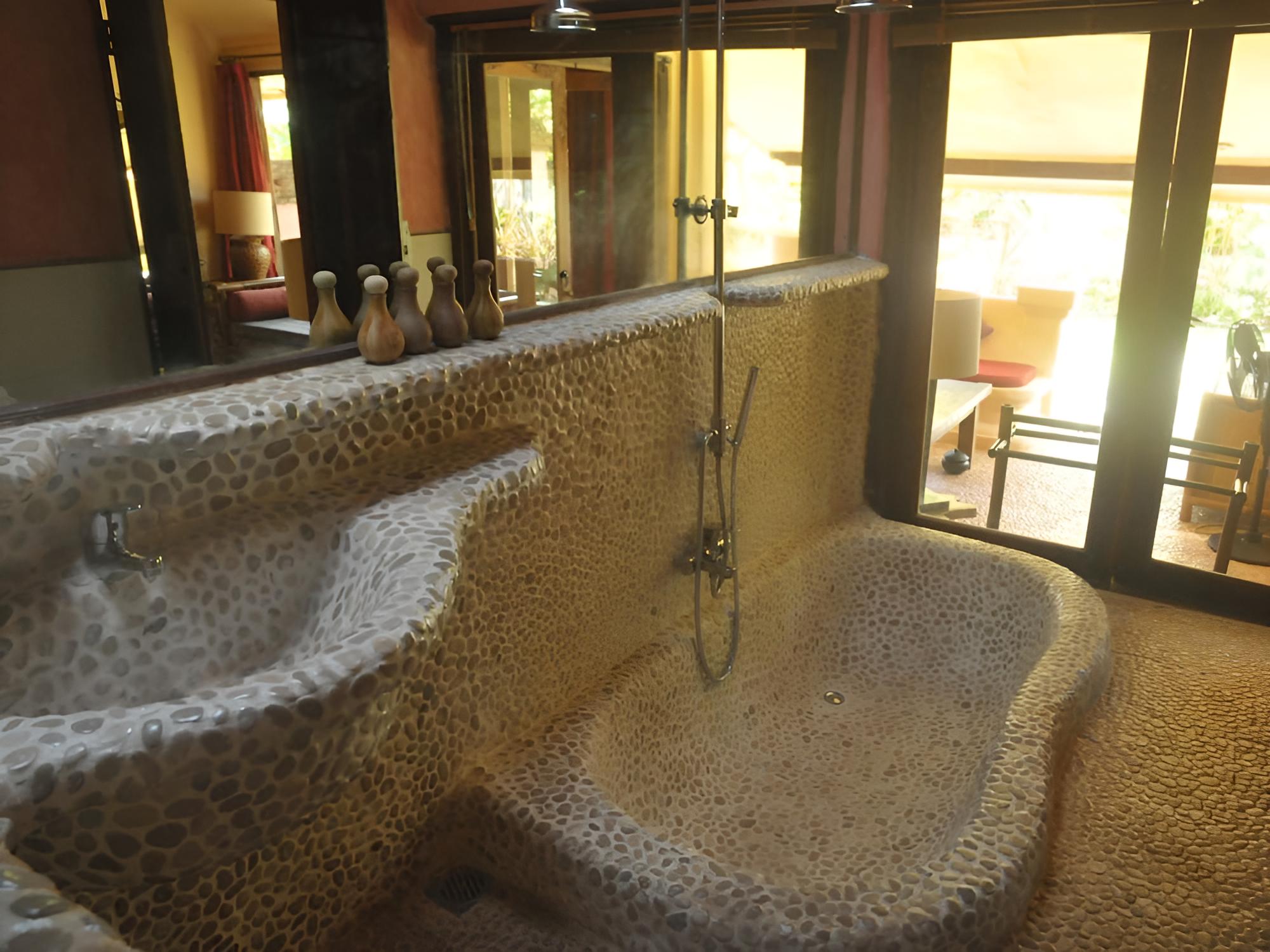 La Taverna Suites
