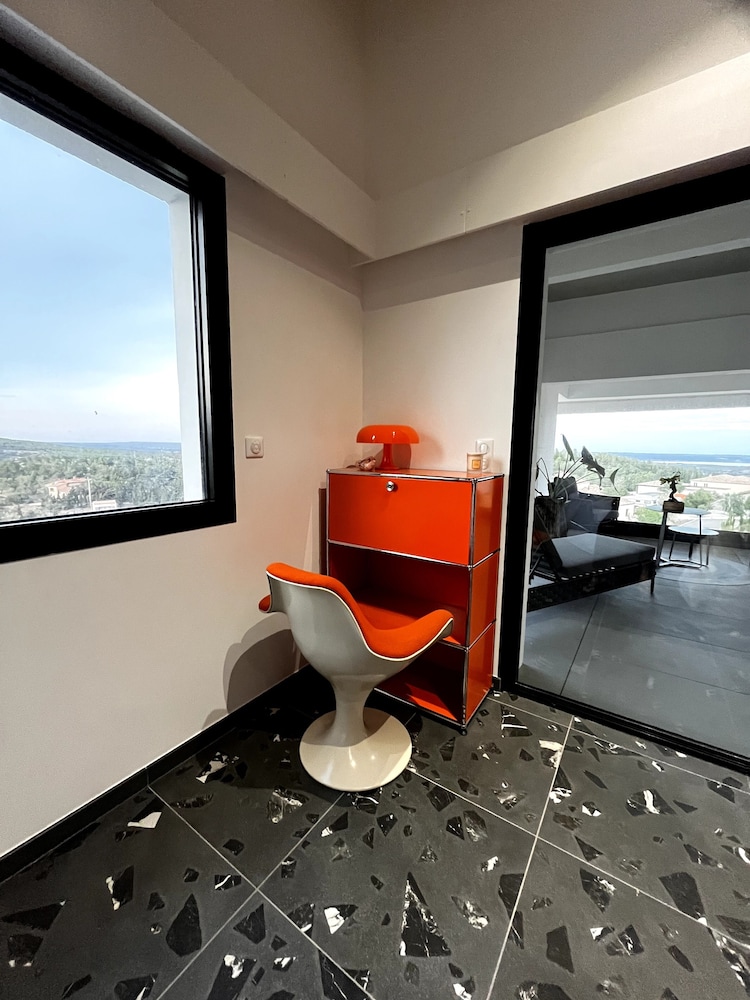 SUITE 28 photo 3