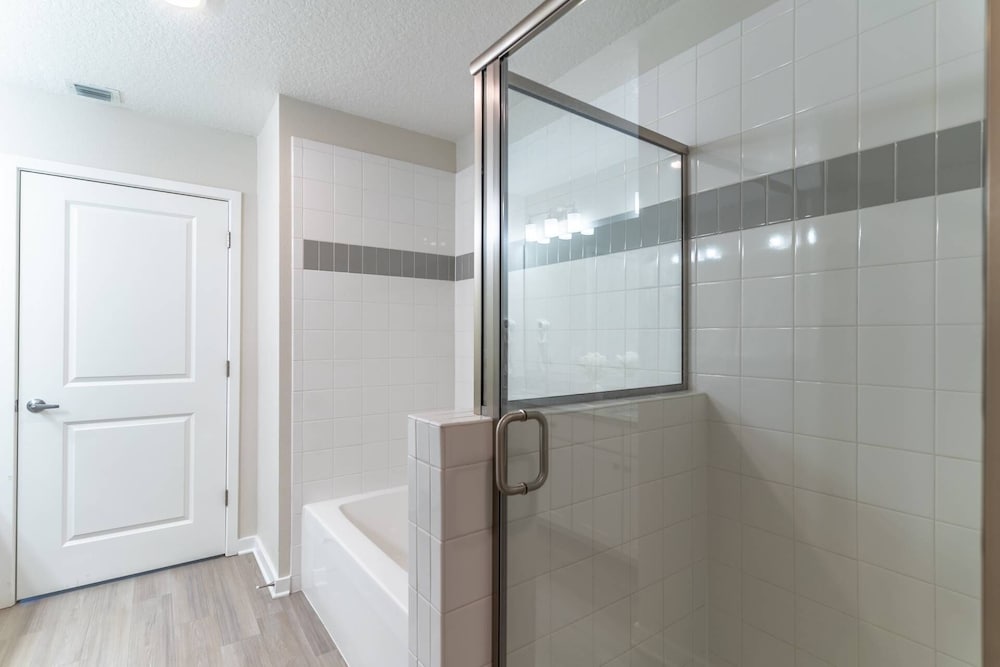 4012 Vista Cay
