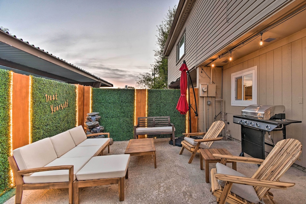 Scottsdale Gem: Pool Access, Walk to Old Town