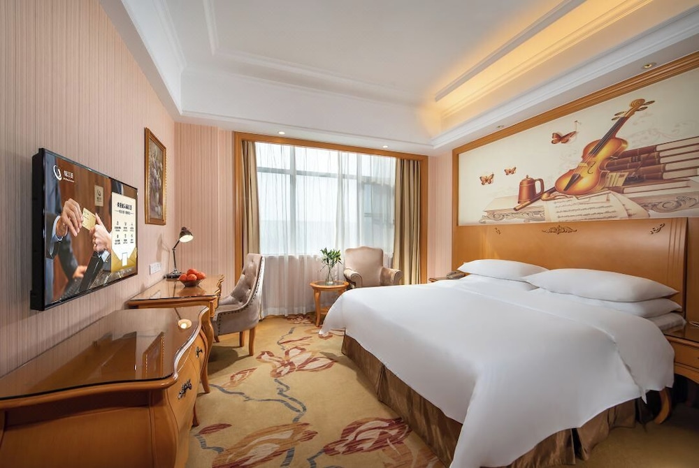 Vienna International Hotel (Shenzhen Airport Hangcheng)