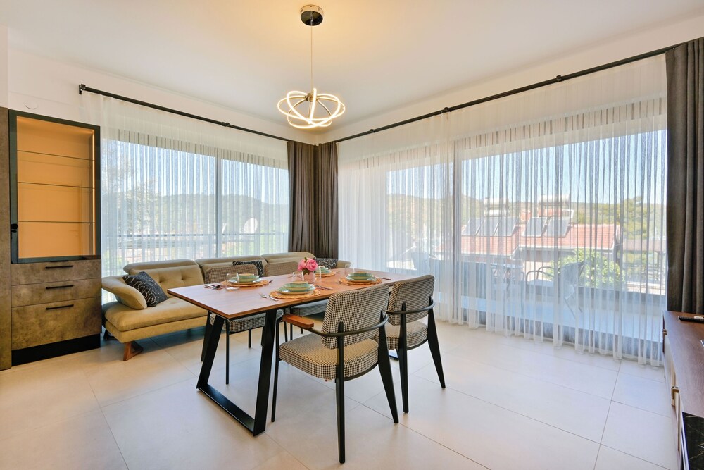 Hi Life Suites