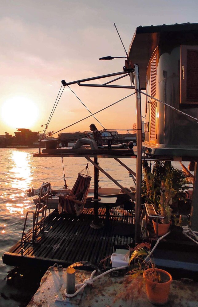 Sabai Sabai Liveaboard Bangkok