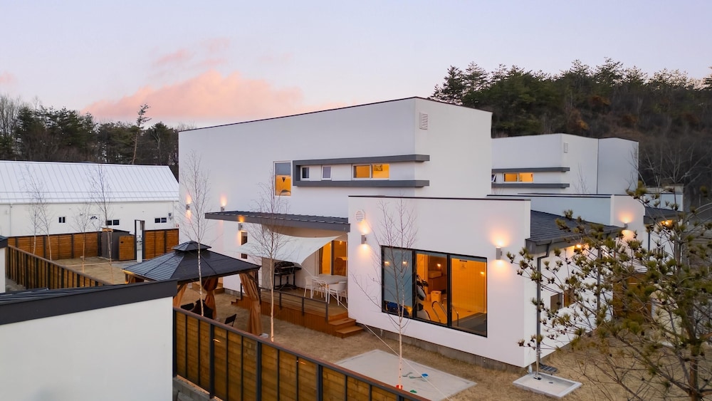Gangneung Agigorae Poolvilla - Image 3