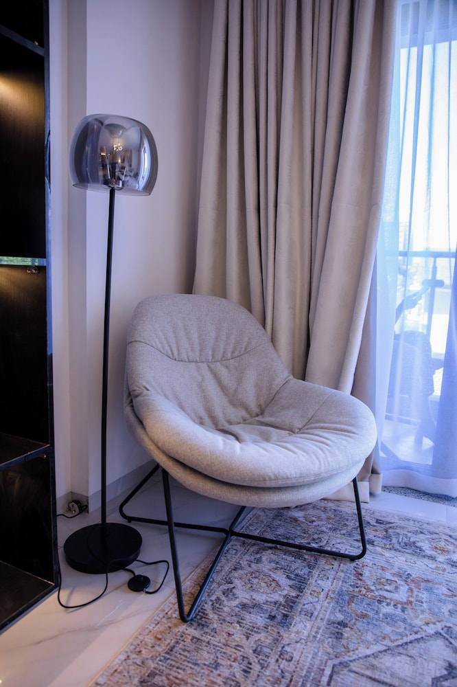 Grand Premiere 2 Bed by YourHost