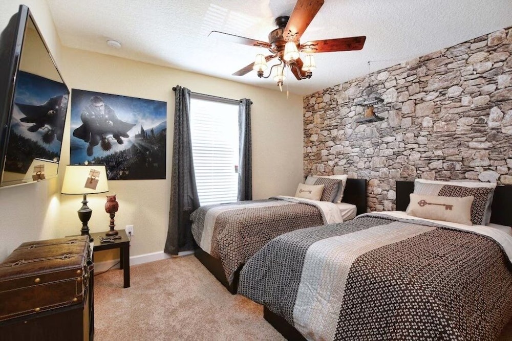 Florida Dreaming 6 Bedroom Home