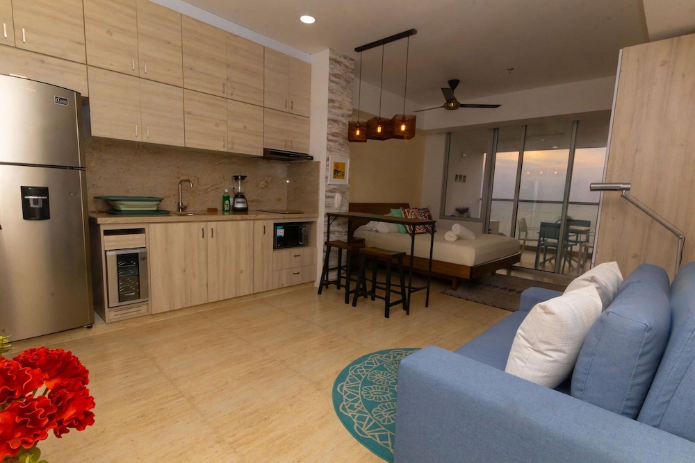 Condominio exclusivo nuevo frente al mar