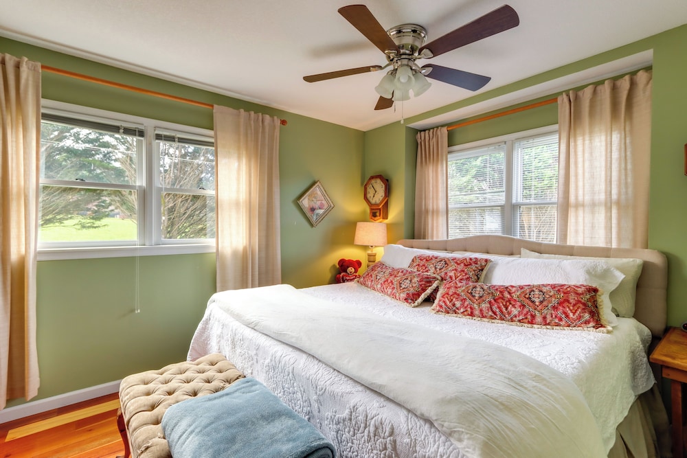 30 Acres of Mountainside Peace: Home in Marble