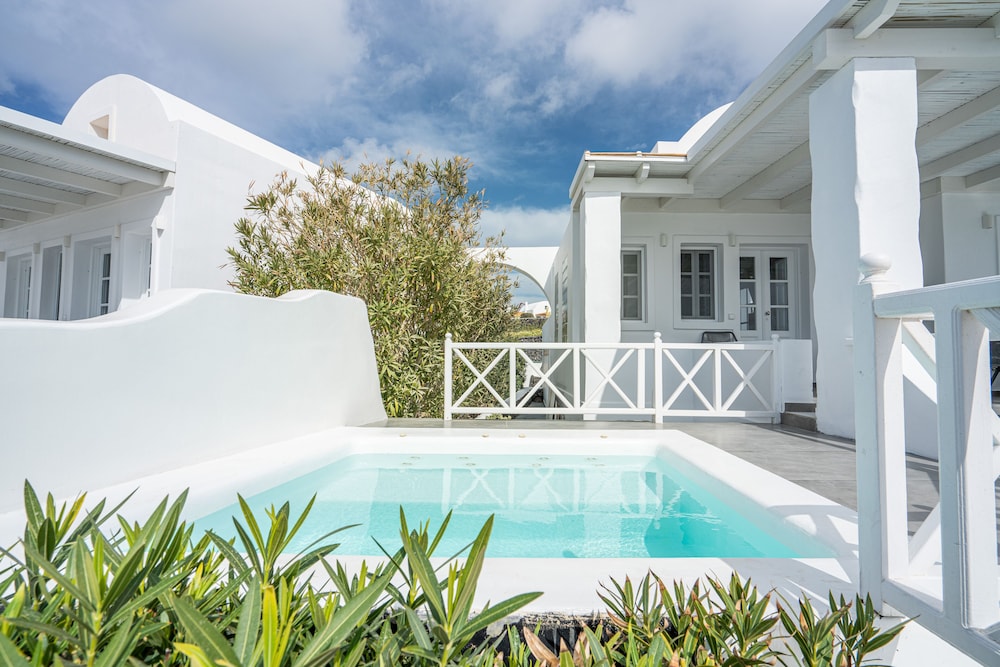 Oia Sunset Villas