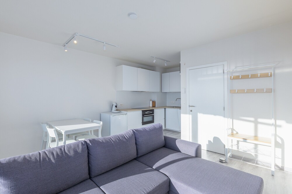 Modern, Renovated Studio With Open Views