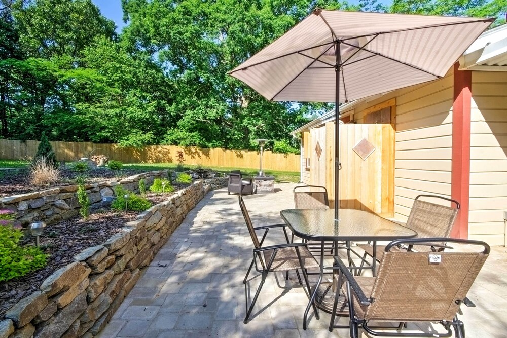 Lovely Cottage w/ Sauna & Fire Pit Near Asheville!