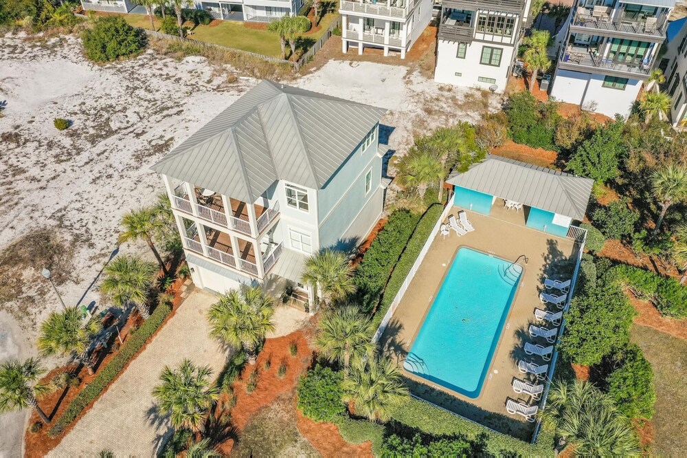 5BR Sleeps 14 in Seagrove Beach, Golf Cart, 6 Bikes, Pool + Free Attractions!