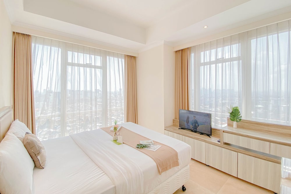 Stunning and Comfy 2BR Apartment at Menteng Park