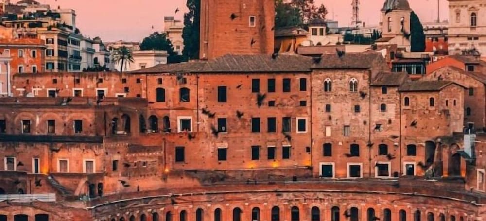 Hold Rome