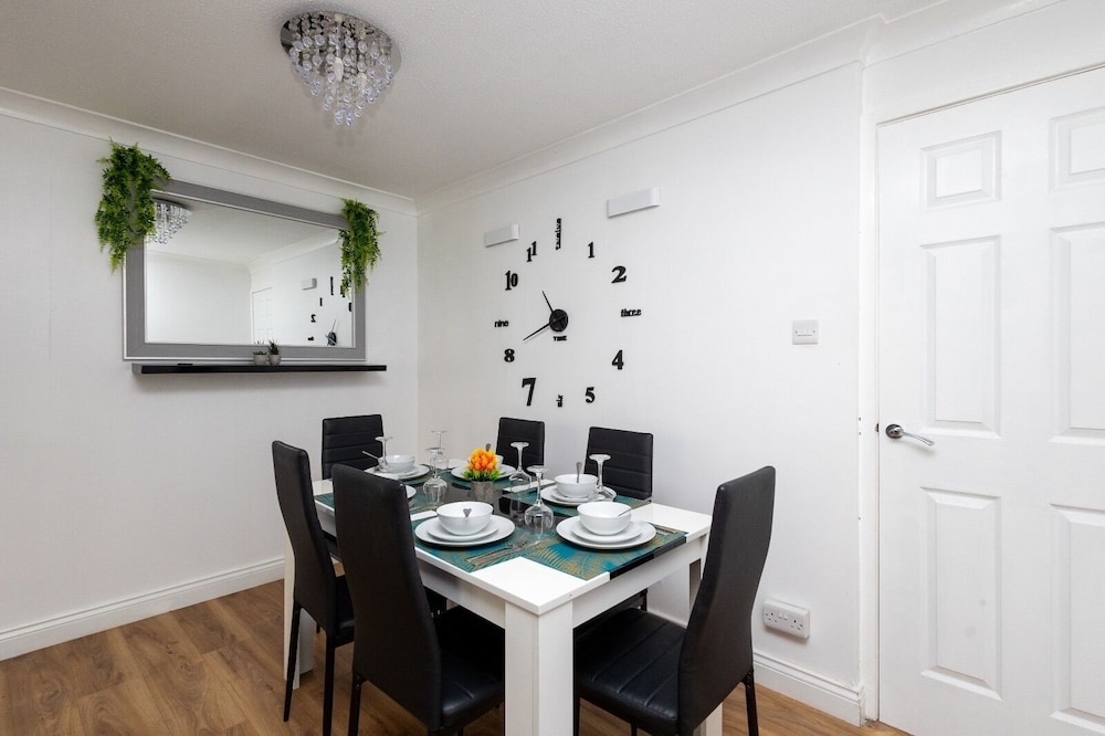 6 Guests - Pet Friendly - 10min Leeds City Centre
