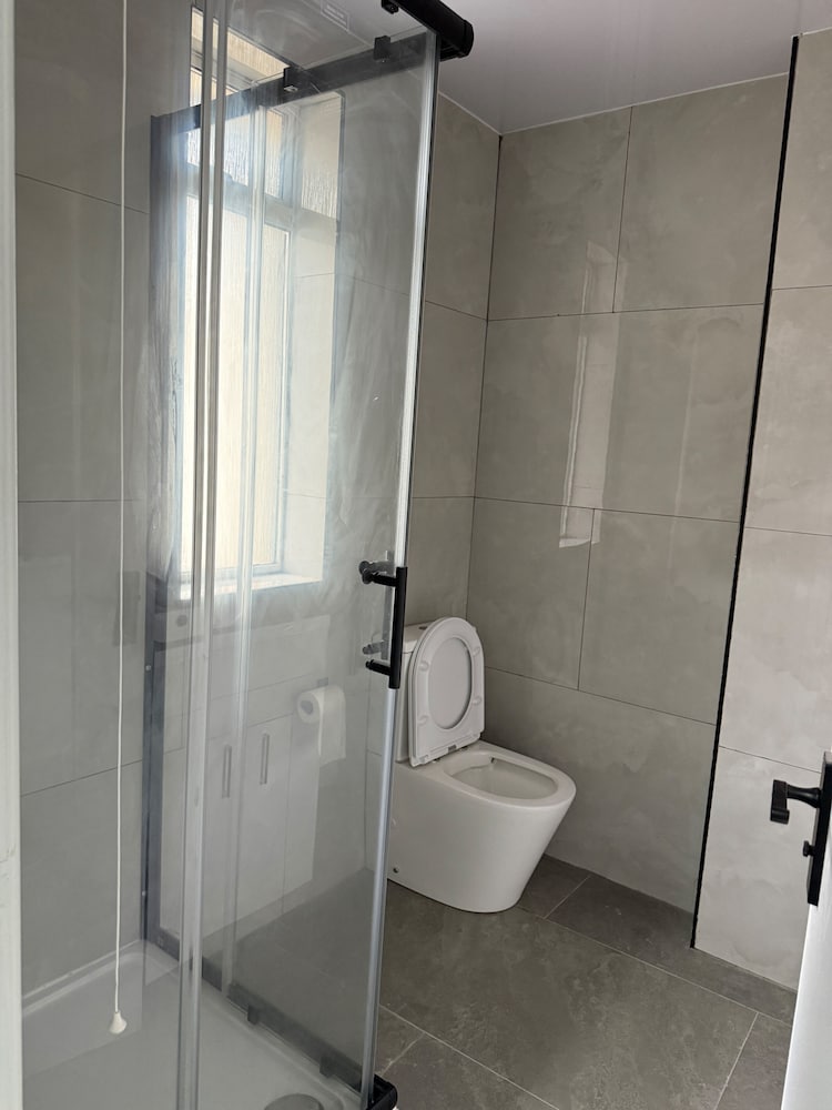 Studio - Sleeps 2 - Parking - Wifi