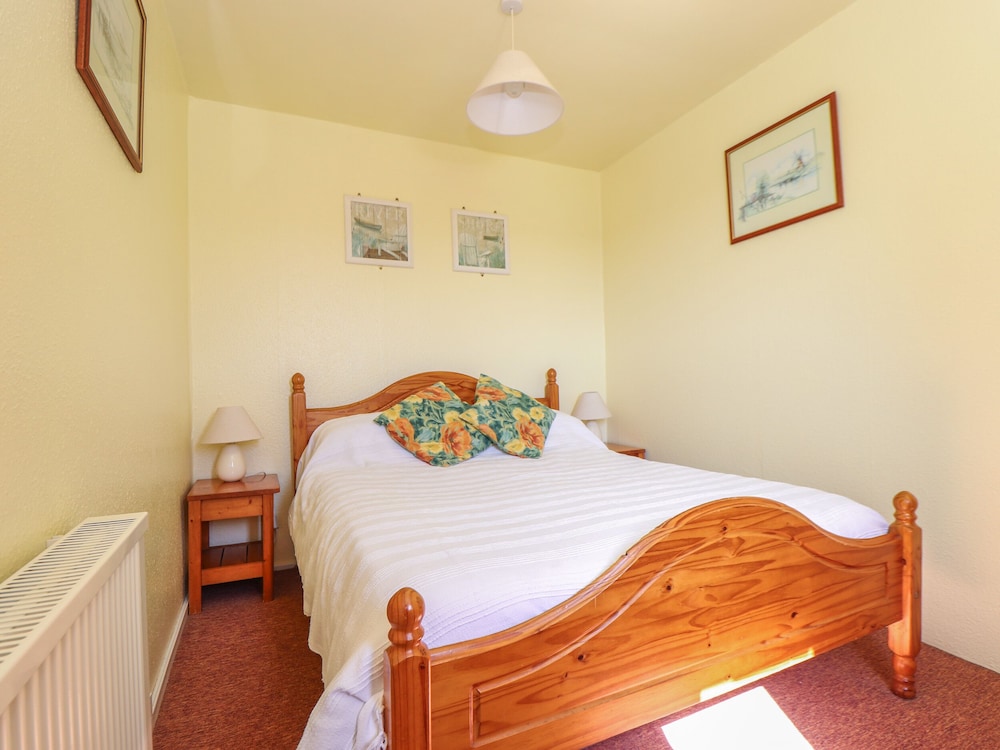 Bowling Green Cottage view 4
