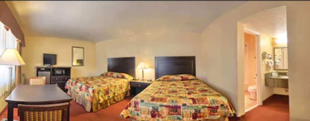 Relax Inn And Suites - Property Image 9