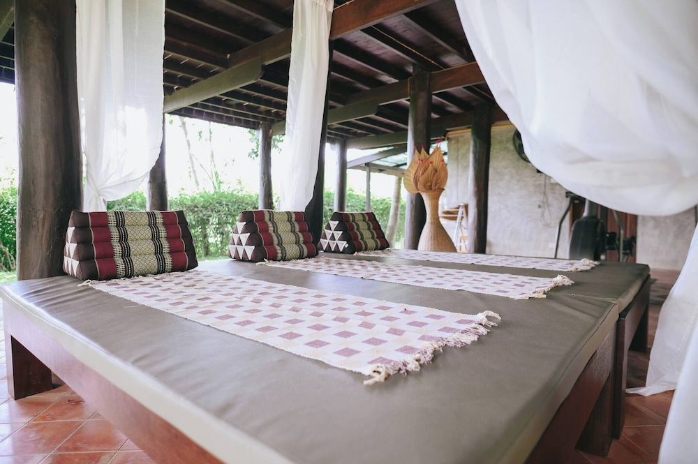 Cyngam Retreat- A Private Pool Villa With Service