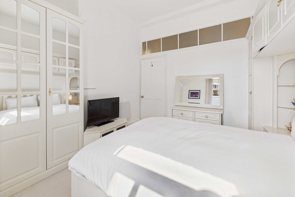 Host Stay 27 Metropole Towers