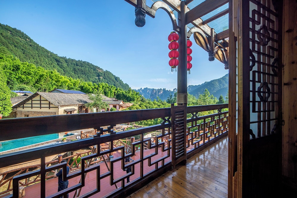 Glass Inn