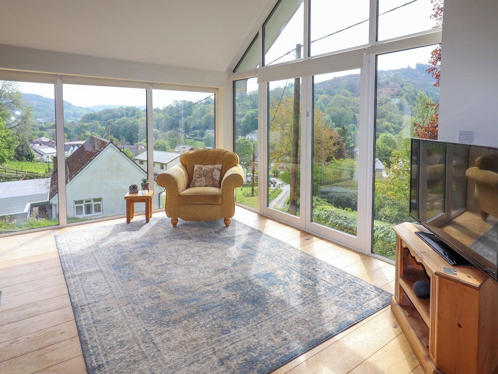 Bryn Golau
