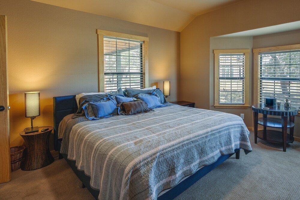 Peaceful & Secluded Bandera Home w/ Deck & Grill! view 5